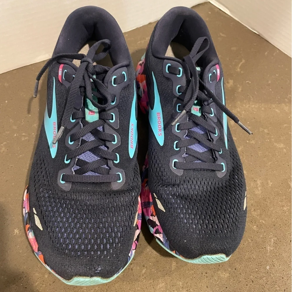 Brooks Women's Black and Teal Athletic Shoes